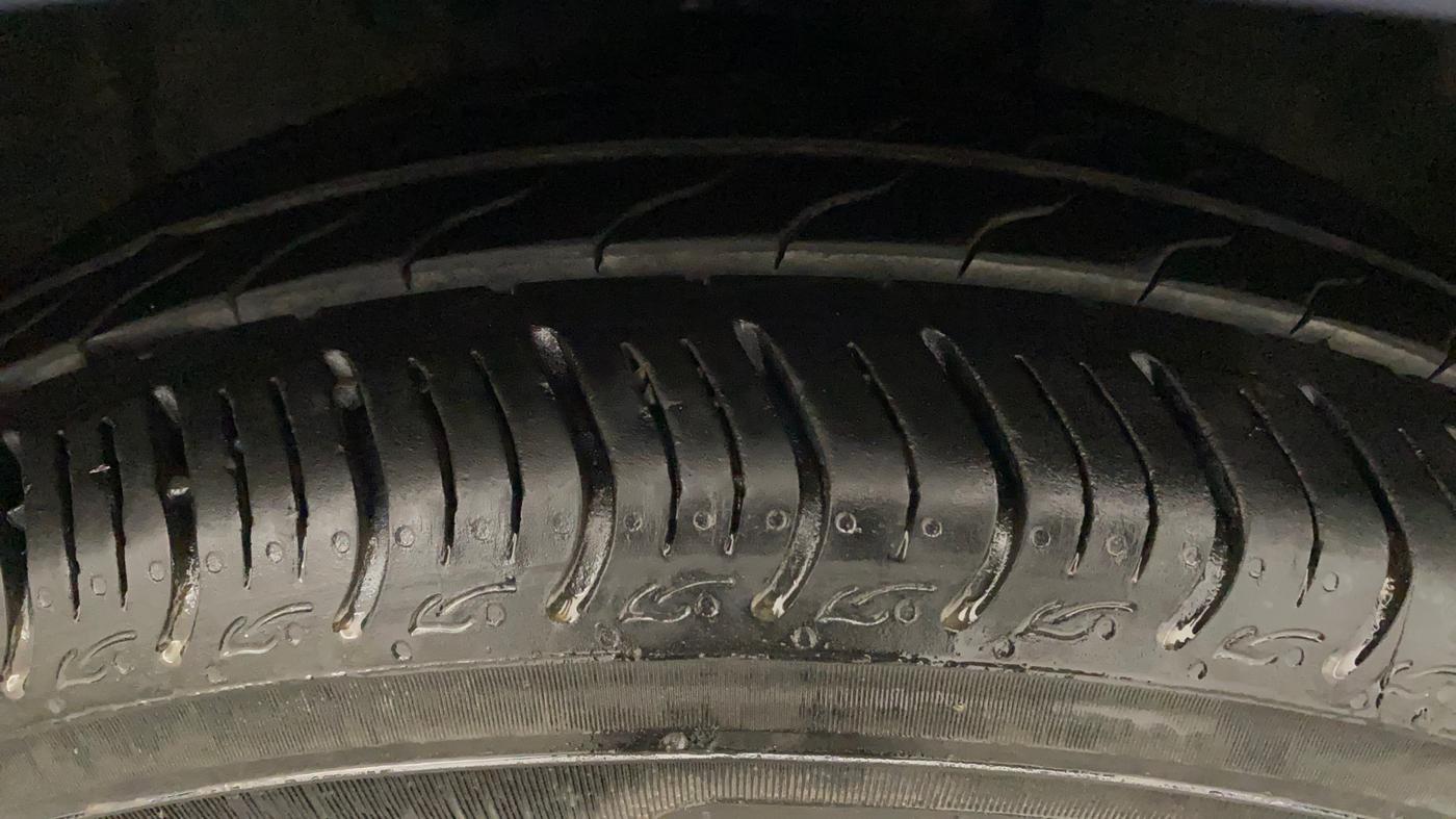 2019 Maruti IGNIS DELTA 1.2, Petrol, Manual, 64,020 km, Right Front Tyre Tread