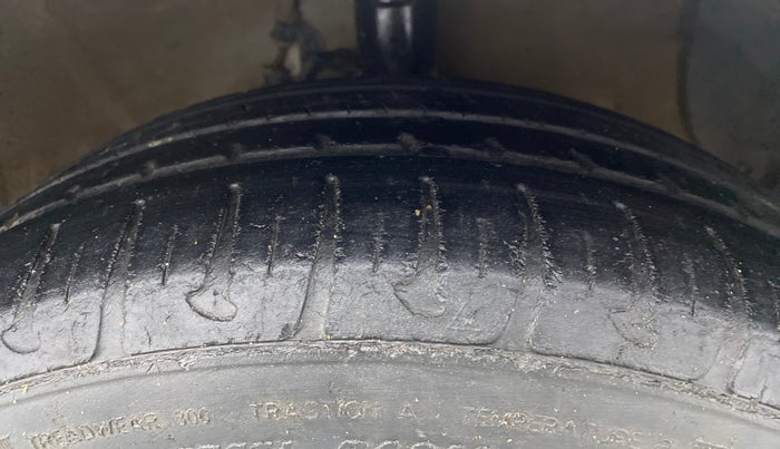 2019 Hyundai Xcent S AT 1.2, Petrol, Automatic, 37,815 km, Right Front Tyre Tread
