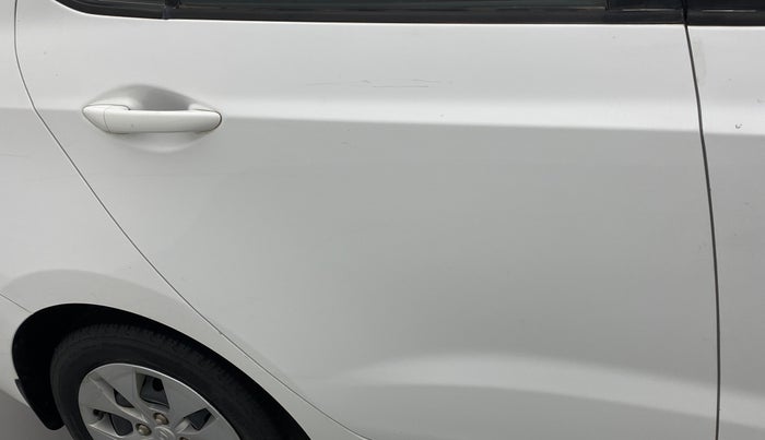 2019 Hyundai Xcent S AT 1.2, Petrol, Automatic, 37,815 km, Right rear door - Minor scratches