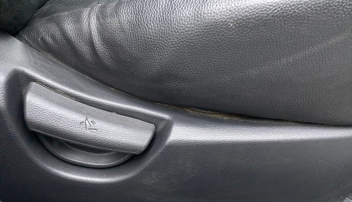 2019 Hyundai Xcent S AT 1.2, Petrol, Automatic, 37,815 km, Driver Side Adjustment Panel