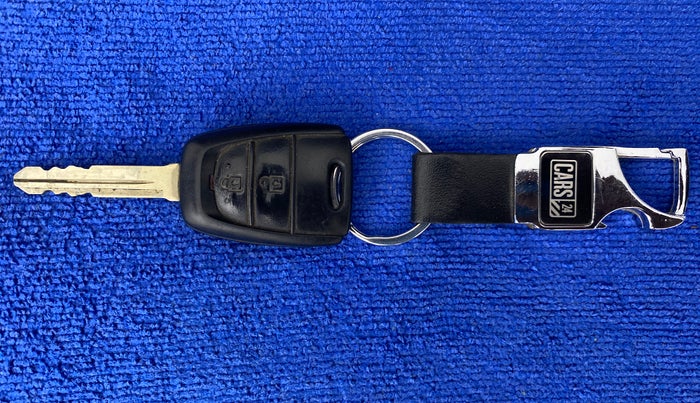 2019 Hyundai Xcent S AT 1.2, Petrol, Automatic, 37,815 km, Key Close Up