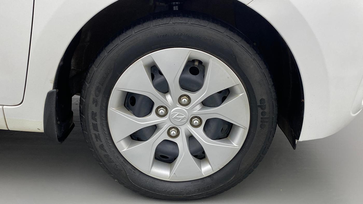 2019 Hyundai Xcent S AT 1.2, Petrol, Automatic, 37,815 km, Right Front Wheel