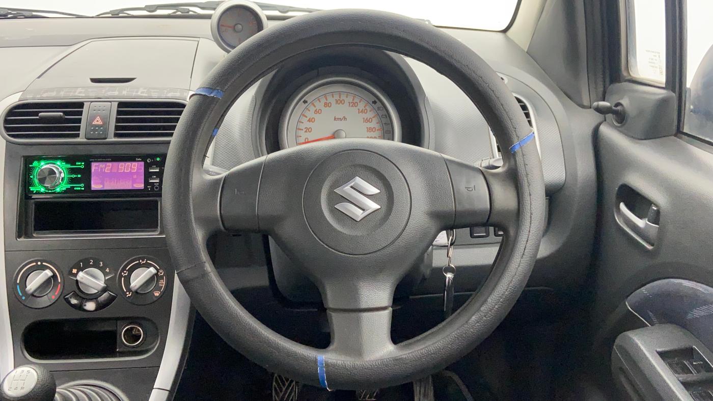 2010 Maruti Ritz VXI ABS, Petrol, Manual, 1,43,381 km, Steering Wheel Close Up