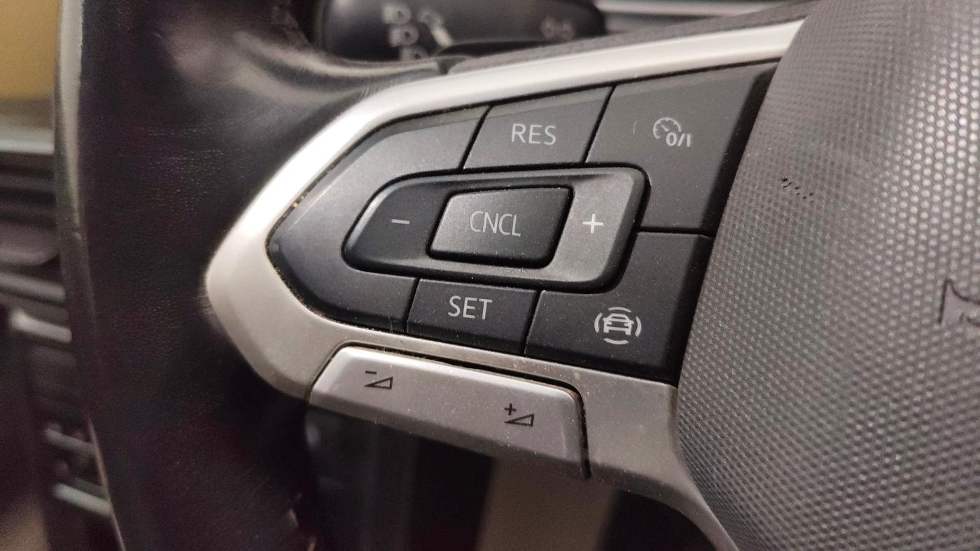 2022 Volkswagen TAIGUN TOPLINE 1.0 TSI AT, Petrol, Automatic, 28,405 km, Adaptive Cruise Control