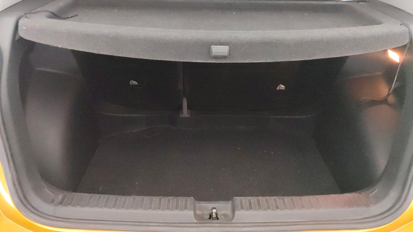 2022 Volkswagen TAIGUN TOPLINE 1.0 TSI AT, Petrol, Automatic, 28,405 km, Boot Inside