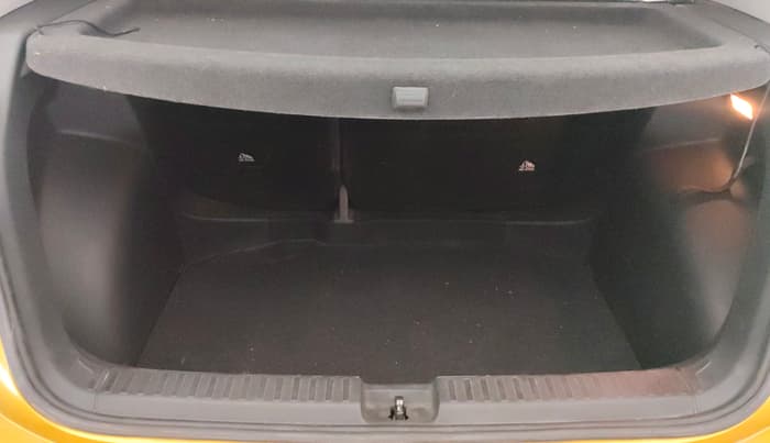 2022 Volkswagen TAIGUN TOPLINE 1.0 TSI AT, Petrol, Automatic, 28,405 km, Boot Inside