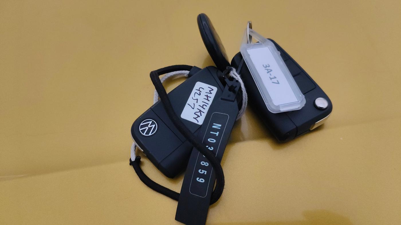 2022 Volkswagen TAIGUN TOPLINE 1.0 TSI AT, Petrol, Automatic, 28,405 km, Key Close Up
