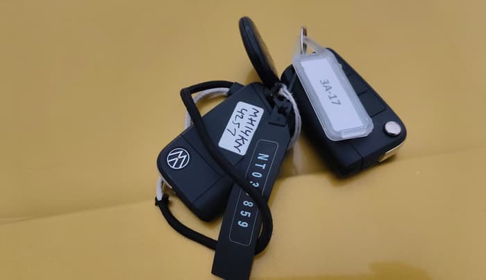 2022 Volkswagen TAIGUN TOPLINE 1.0 TSI AT, Petrol, Automatic, 28,405 km, Key Close Up