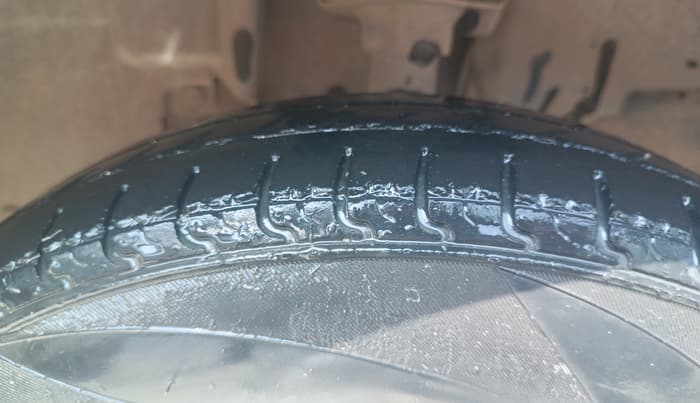 2019 Renault Kwid RXT 1.0 (O), Petrol, Manual, 57,054 km, Left Front Tyre Tread