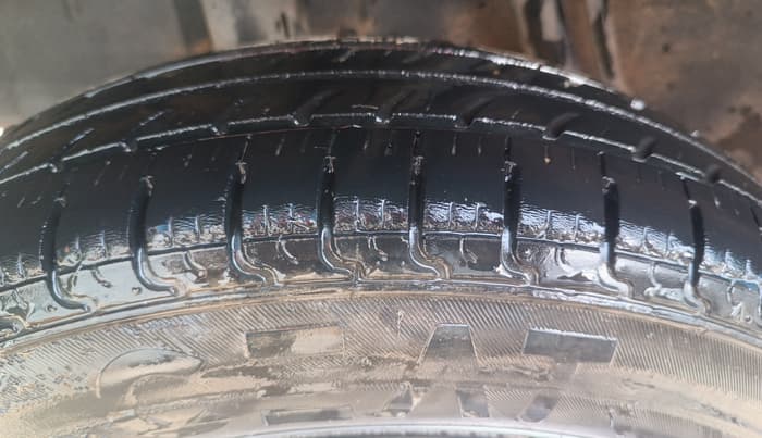 2019 Renault Kwid RXT 1.0 (O), Petrol, Manual, 57,054 km, Right Rear Tyre Tread