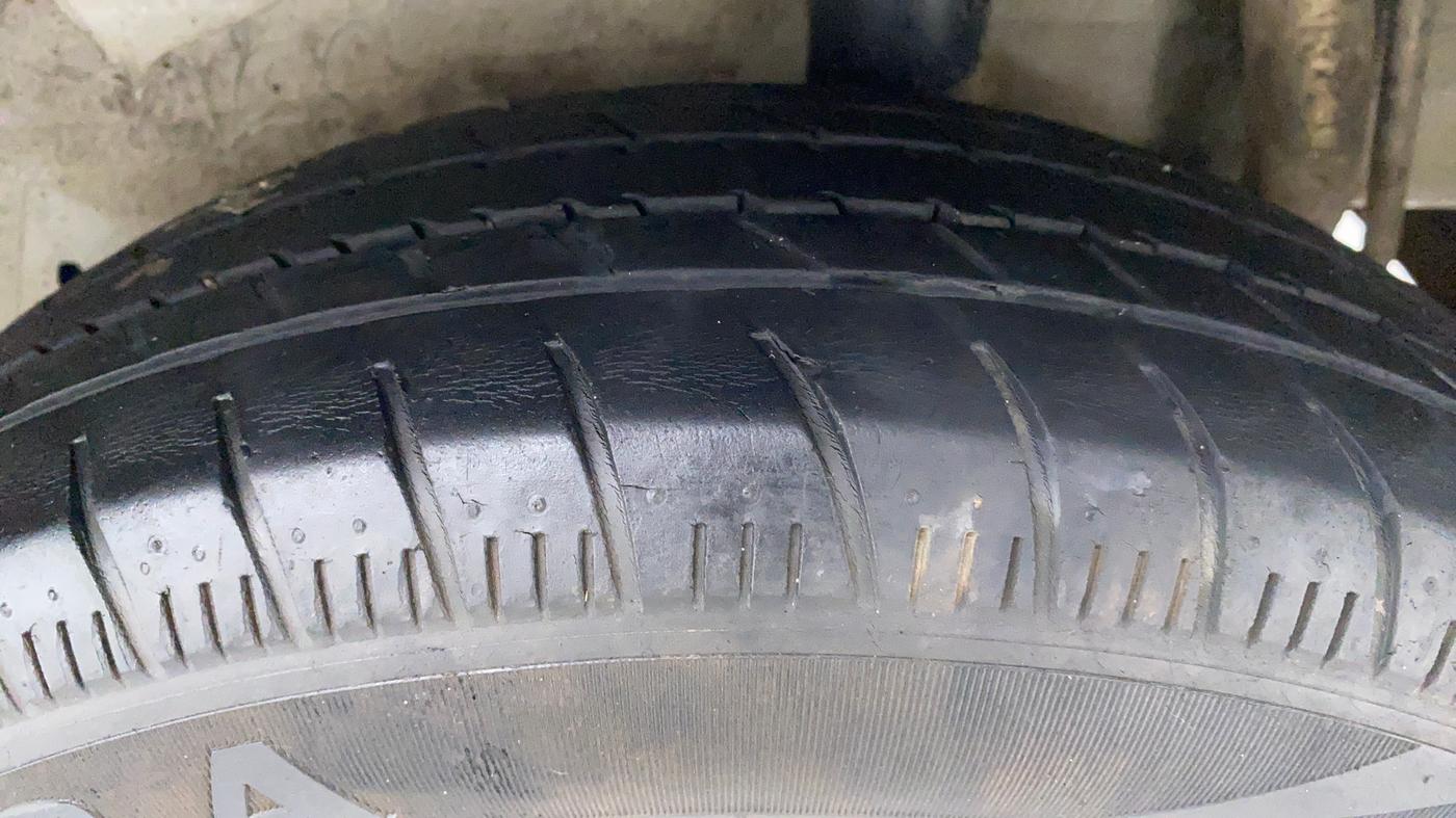 2014 Maruti Celerio VXI d, Petrol, Manual, 31,880 km, Left Rear Tyre Tread
