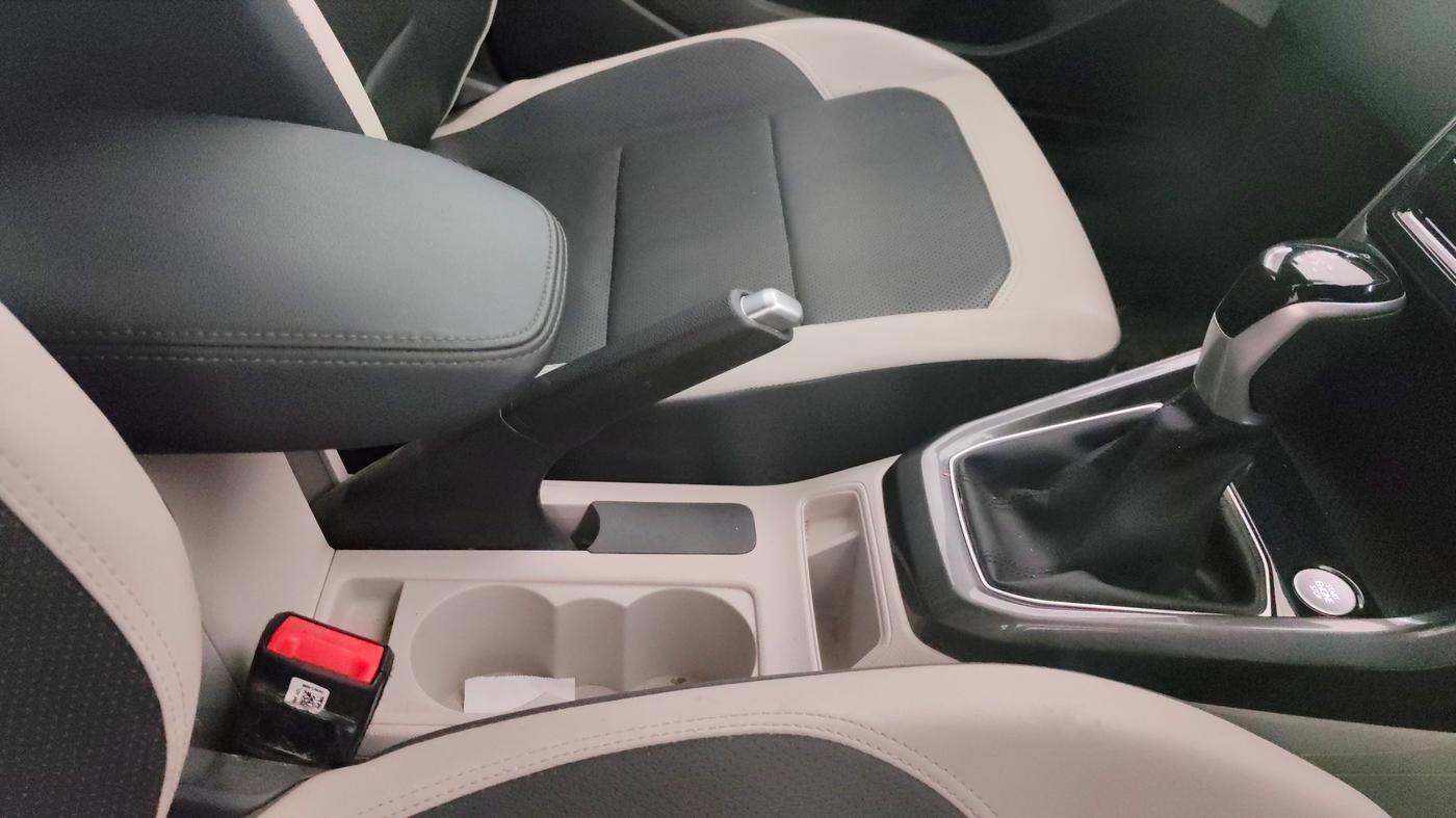 2021 Volkswagen TAIGUN TOPLINE 1.0 TSI AT, Petrol, Automatic, 40,843 km, Gear Lever