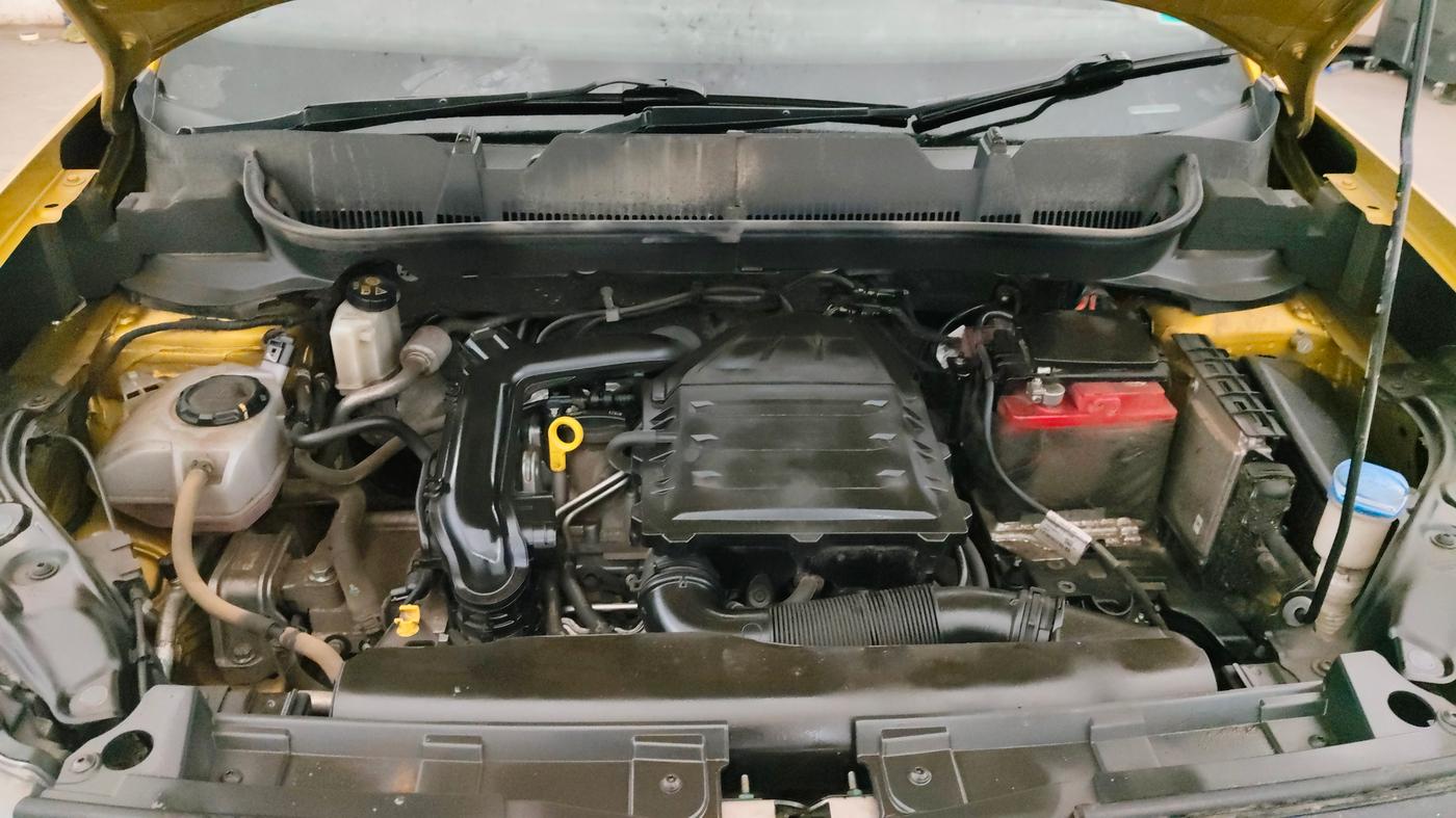 2021 Volkswagen TAIGUN TOPLINE 1.0 TSI AT, Petrol, Automatic, 40,843 km, Engine View
