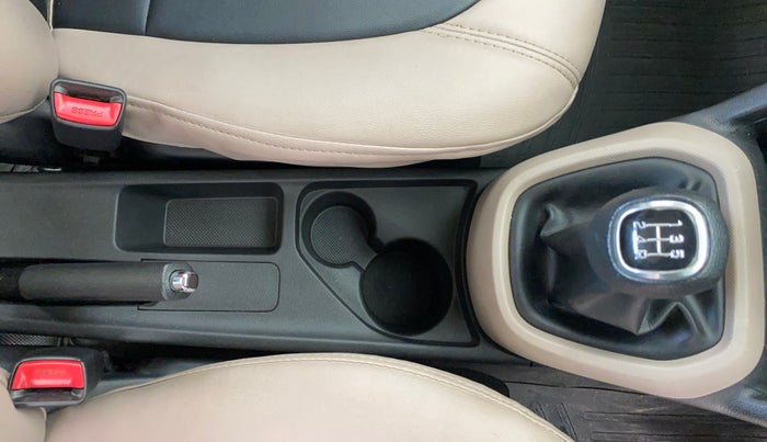 2016 Hyundai Grand i10 ASTA 1.2 KAPPA VTVT, Petrol, Manual, 60,477 km, Gear Lever