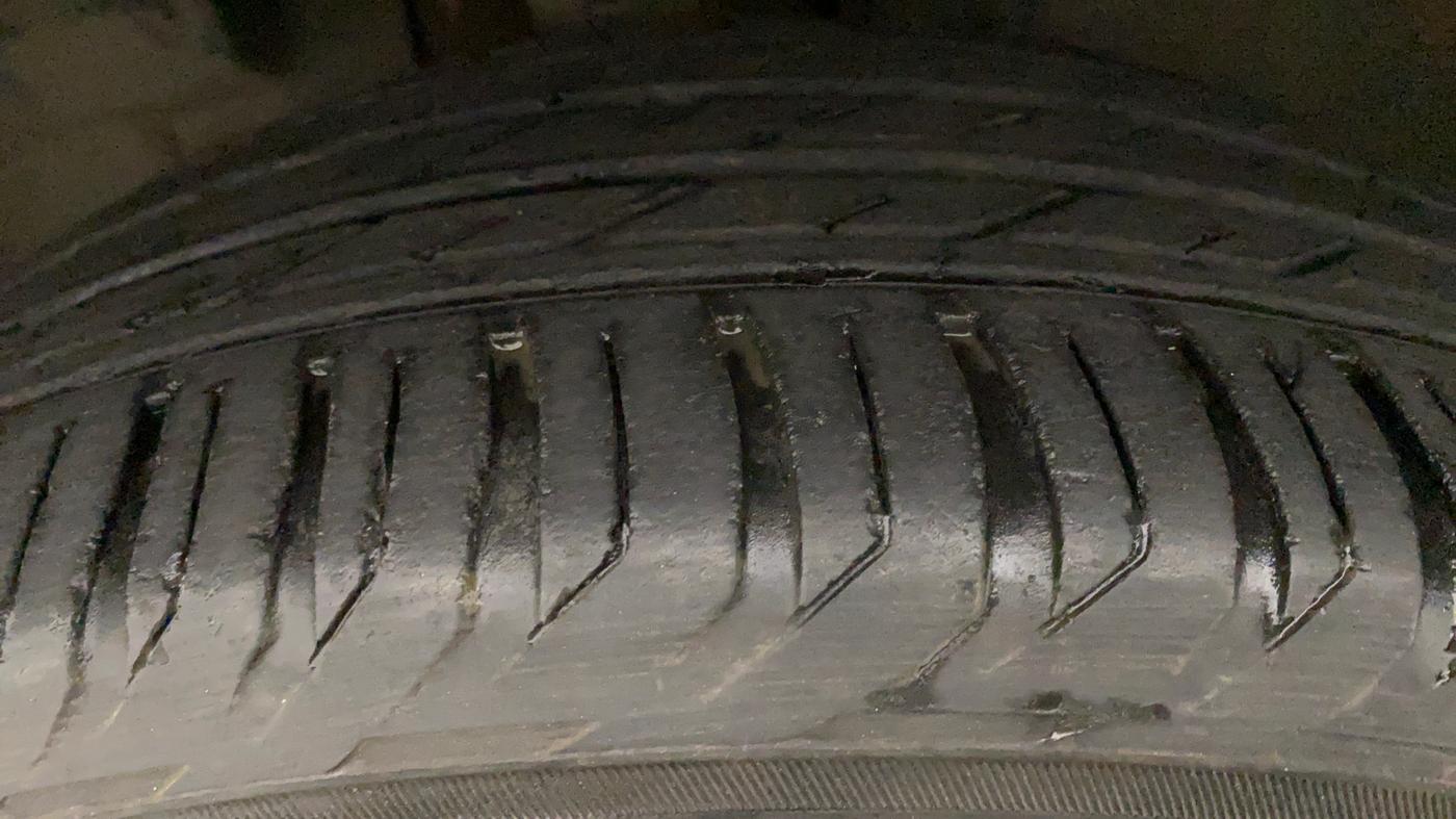 2019 Jeep Compass LIMITED PLUS PETROL AT, Petrol, Automatic, 51,488 km, Right Rear Tyre Tread