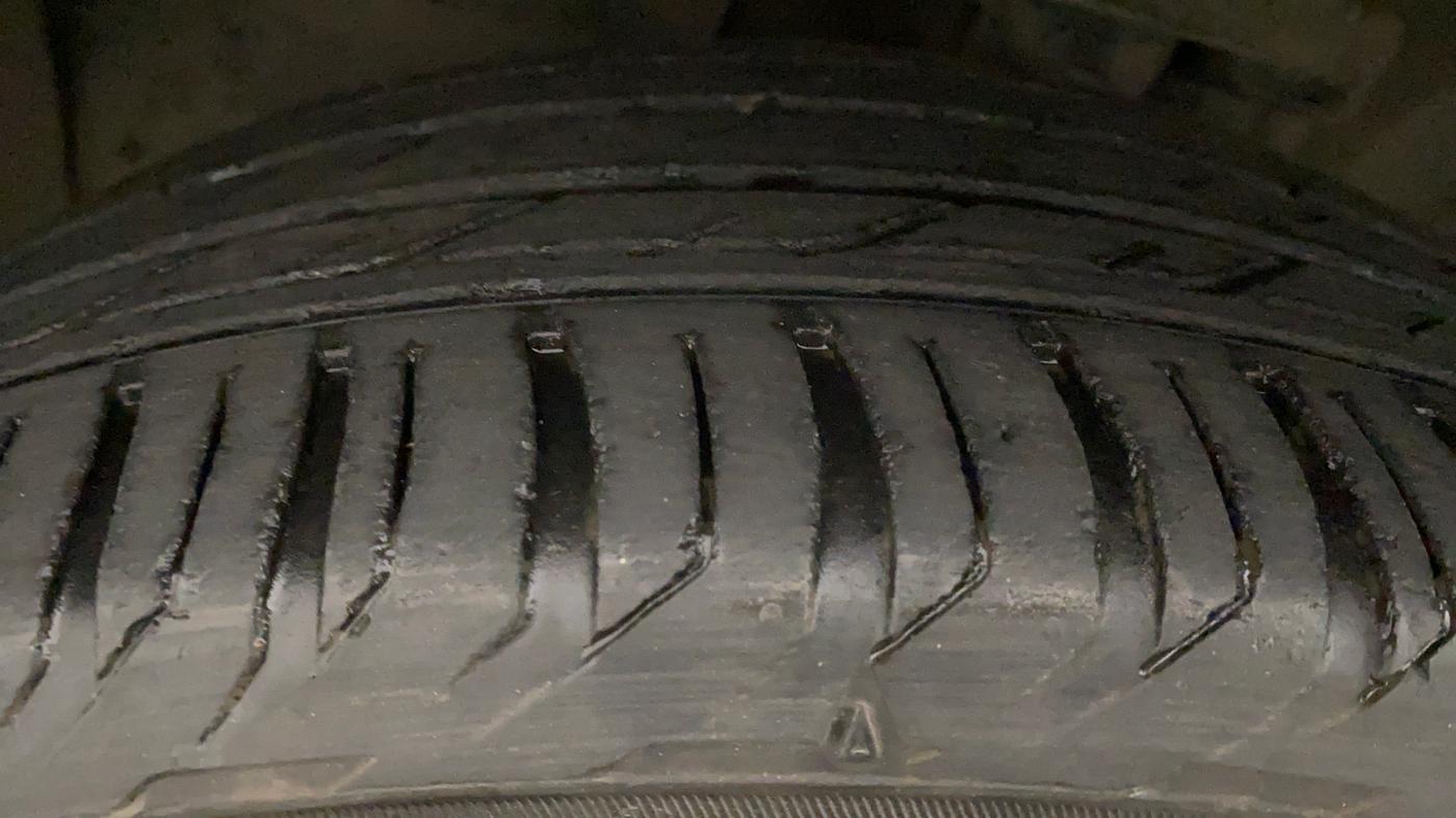 2019 Jeep Compass LIMITED PLUS PETROL AT, Petrol, Automatic, 51,488 km, Right Front Tyre Tread