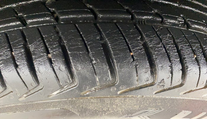 2016 Renault Kwid RXT 1.0 AMT, Petrol, Automatic, 41,888 km, Left Front Tyre Tread