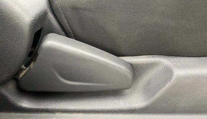 2016 Renault Kwid RXT 1.0 AMT, Petrol, Automatic, 41,888 km, Driver Side Adjustment Panel