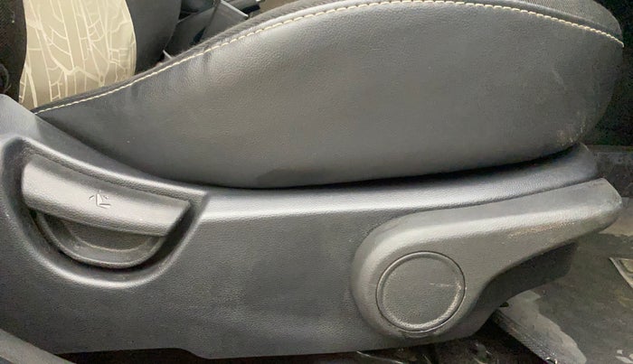 2015 Hyundai Grand i10 ASTA AT 1.2 KAPPA VTVT, Petrol, Automatic, 62,331 km, Driver Side Adjustment Panel