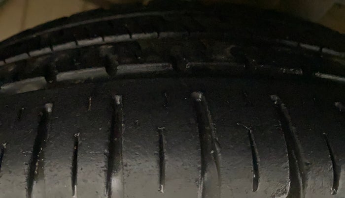 2015 Hyundai Grand i10 ASTA AT 1.2 KAPPA VTVT, Petrol, Automatic, 62,331 km, Left Front Tyre Tread