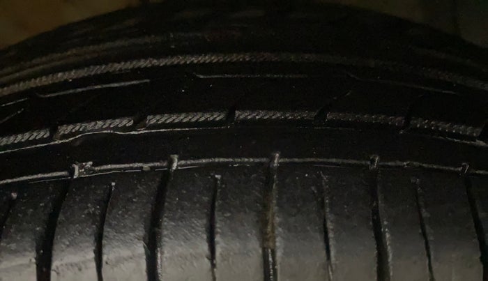 2015 Hyundai Grand i10 ASTA AT 1.2 KAPPA VTVT, Petrol, Automatic, 62,331 km, Right Front Tyre Tread