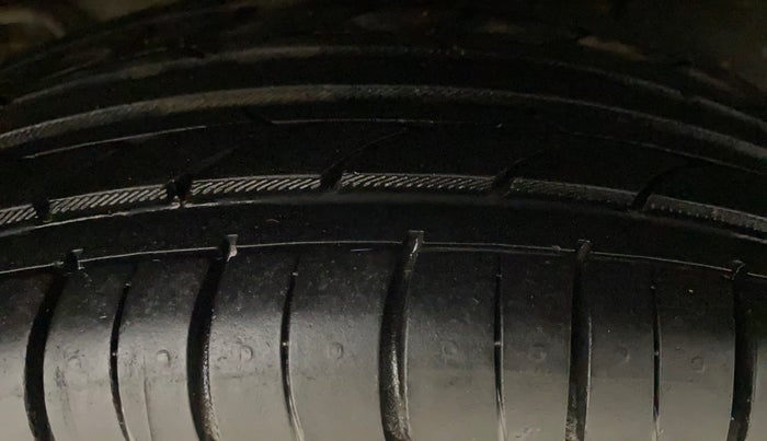 2015 Hyundai Grand i10 ASTA AT 1.2 KAPPA VTVT, Petrol, Automatic, 62,331 km, Right Rear Tyre Tread