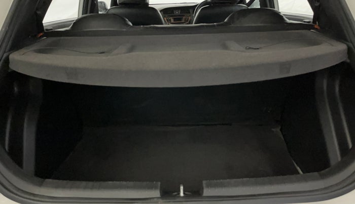 2017 Hyundai i20 Active 1.2 BASE, Petrol, Manual, 43,475 km, Boot Inside