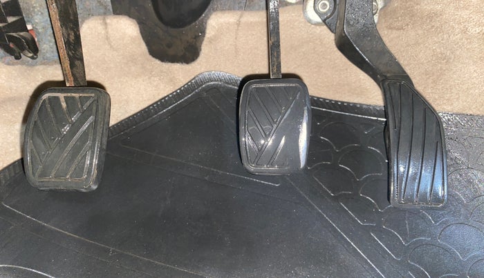 2016 Maruti Swift Dzire VXI, Petrol, Manual, 1,08,263 km, Pedals