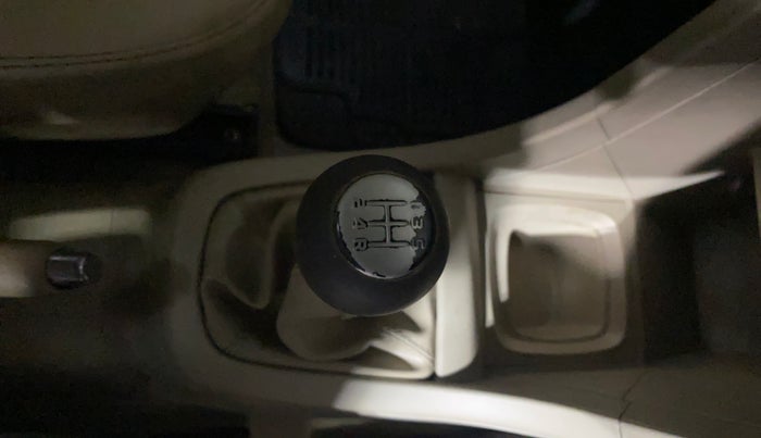 2016 Maruti Swift Dzire VXI, Petrol, Manual, 1,08,263 km, Gear Lever