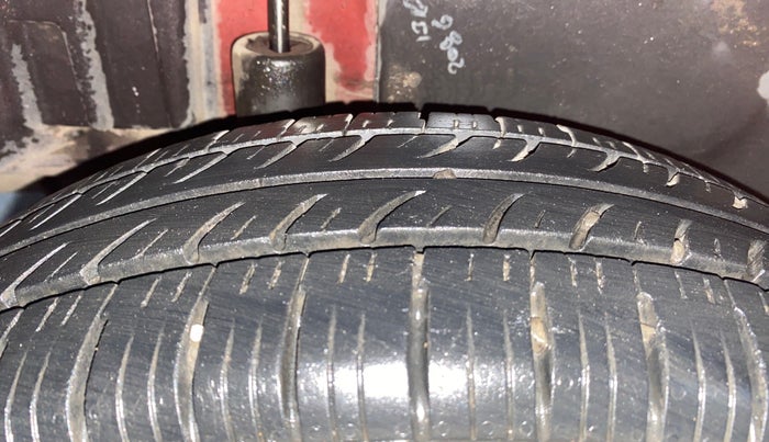 2016 Maruti Swift Dzire VXI, Petrol, Manual, 1,08,263 km, Right Rear Tyre Tread