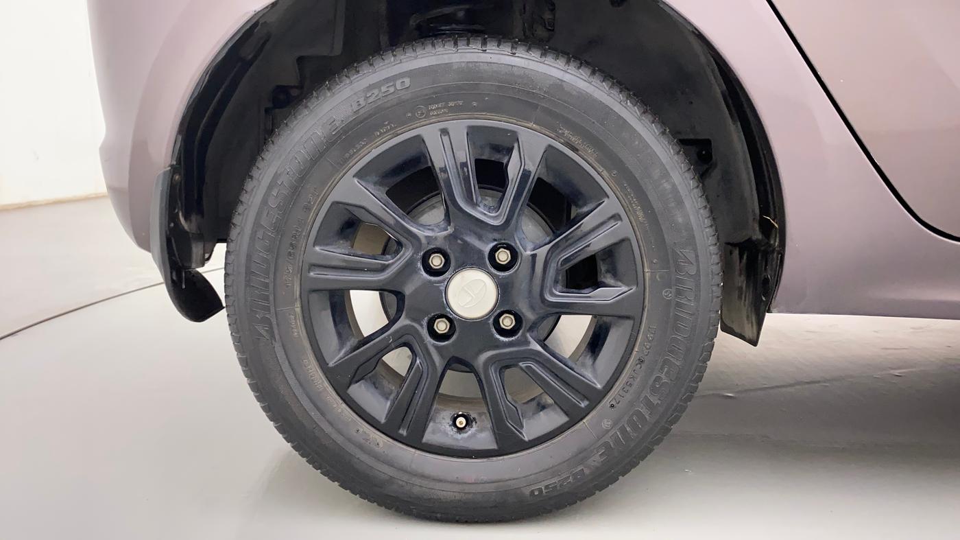 2018 Tata Tiago XZA PETROL, Petrol, Automatic, 38,691 km, Right Rear Wheel