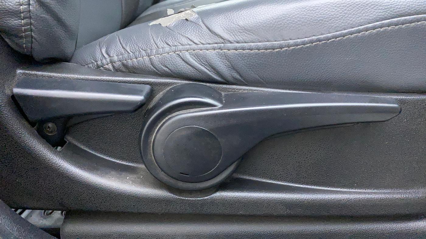 2018 Tata Tiago XZA PETROL, Petrol, Automatic, 38,691 km, Driver Side Adjustment Panel