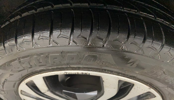 2022 Tata Tiago XT CNG, CNG, Manual, 64,278 km, Right Front Tyre Tread