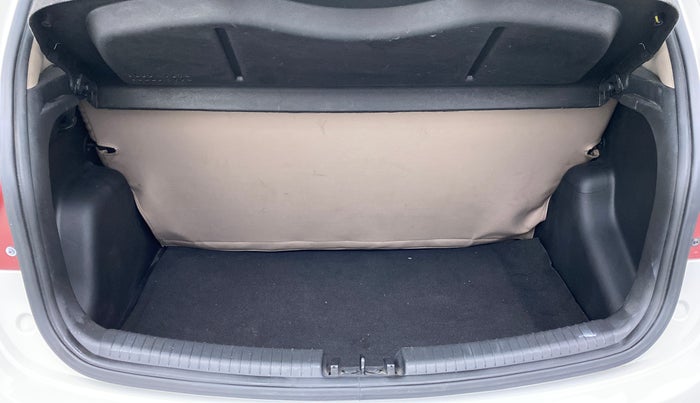 2017 Hyundai Grand i10 SPORTS 1.2 VTVT, Petrol, Manual, 26,693 km, Boot Inside
