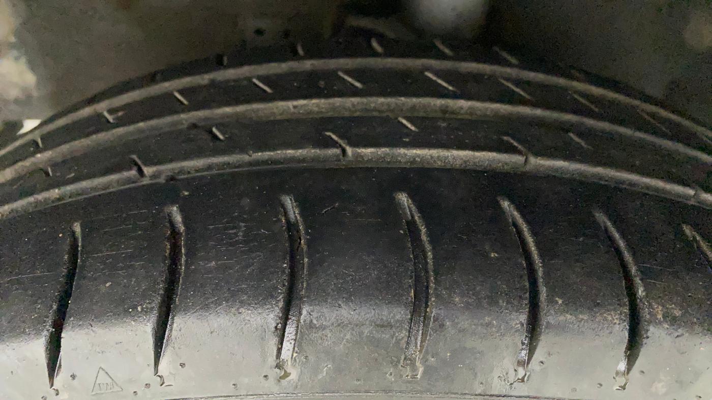 2011 Hyundai i20 MAGNA (O) 1.2, Petrol, Manual, 41,576 km, Left Front Tyre Tread