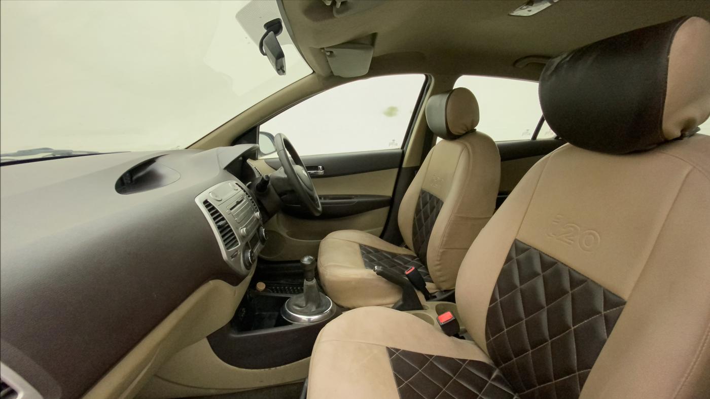 2011 Hyundai i20 MAGNA (O) 1.2, Petrol, Manual, 41,576 km, Right Side Front Door Cabin