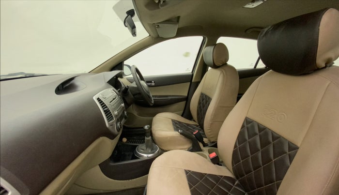 2011 Hyundai i20 MAGNA (O) 1.2, Petrol, Manual, 41,576 km, Right Side Front Door Cabin