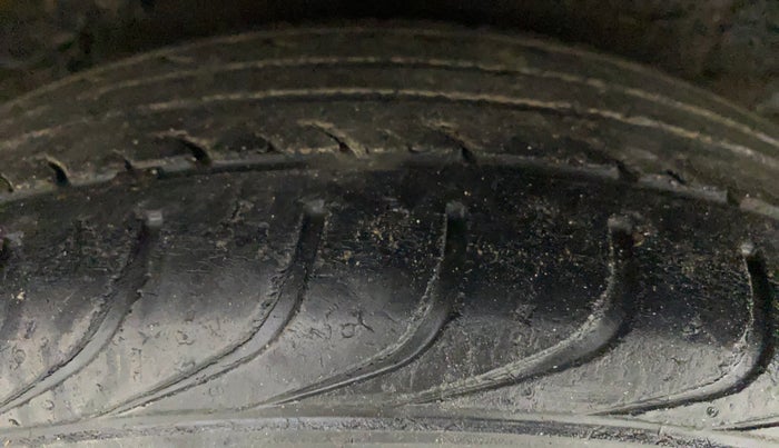 2011 Hyundai i20 MAGNA (O) 1.2, Petrol, Manual, 41,576 km, Right Rear Tyre Tread
