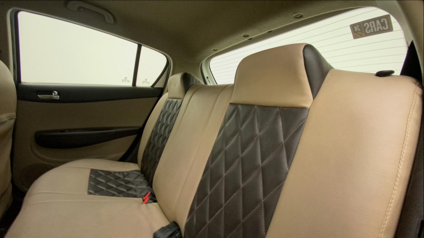 2011 Hyundai i20 MAGNA (O) 1.2, Petrol, Manual, 41,576 km, Right Side Rear Door Cabin