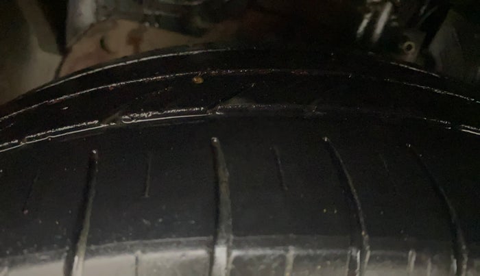 2016 Ford Figo Aspire TITANIUM1.5 DIESEL, Diesel, Manual, 94,225 km, Left Front Tyre Tread