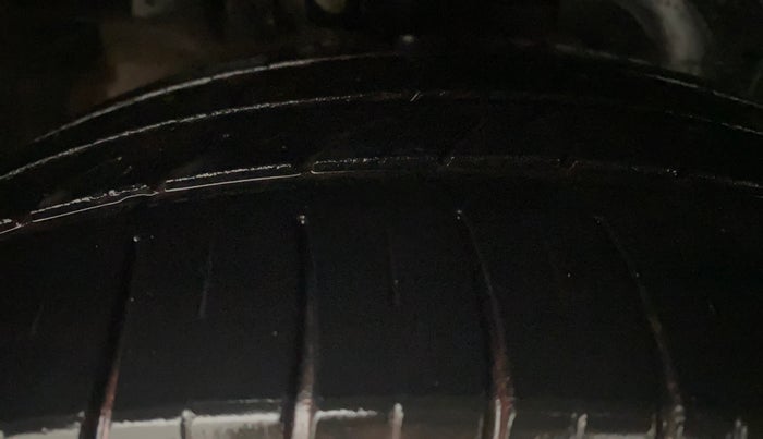 2016 Ford Figo Aspire TITANIUM1.5 DIESEL, Diesel, Manual, 94,225 km, Right Front Tyre Tread