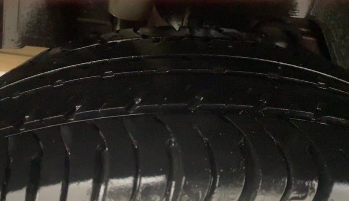 2016 Ford Figo Aspire TITANIUM1.5 DIESEL, Diesel, Manual, 94,225 km, Right Rear Tyre Tread