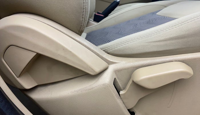 2016 Ford Figo Aspire TITANIUM1.5 DIESEL, Diesel, Manual, 94,225 km, Driver Side Adjustment Panel