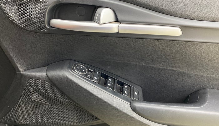 2022 KIA SELTOS HTK PLUS 1.5 DIESEL, Diesel, Manual, 39,873 km, Driver Side Door Panels Control