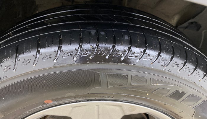 2022 KIA SELTOS HTK PLUS 1.5 DIESEL, Diesel, Manual, 39,873 km, Right Front Tyre Tread