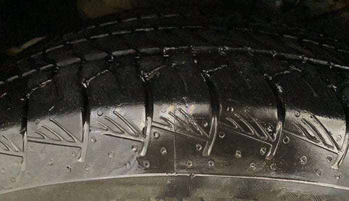 2016 Hyundai Creta SX PLUS AT 1.6 PETROL, Petrol, Automatic, 75,908 km, Left Front Tyre Tread