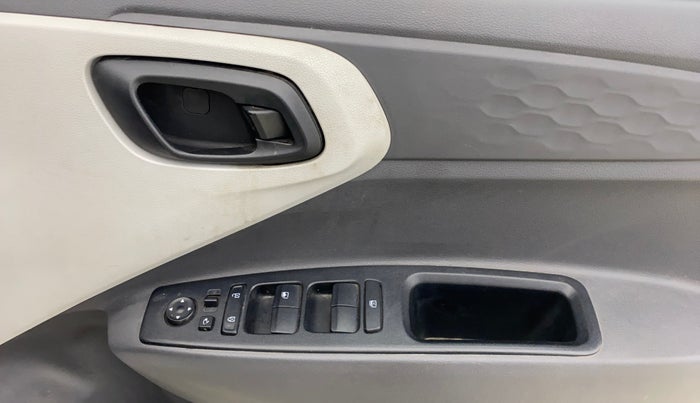 2020 Hyundai GRAND I10 NIOS MAGNA CORPORATE EDITION 1.2 KAPPA VTVT, Petrol, Manual, 46,613 km, Driver Side Door Panels Control