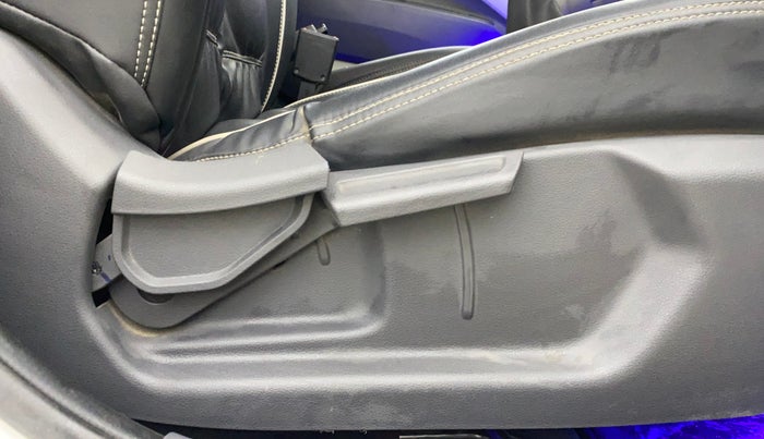 2020 Hyundai GRAND I10 NIOS MAGNA CORPORATE EDITION 1.2 KAPPA VTVT, Petrol, Manual, 46,613 km, Driver Side Adjustment Panel