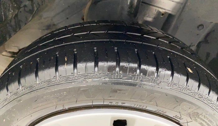 2016 Datsun Go T, Petrol, Manual, 98,922 km, Right Front Tyre Tread