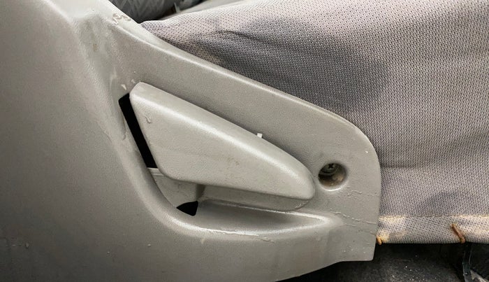 2016 Datsun Go T, Petrol, Manual, 98,922 km, Driver Side Adjustment Panel